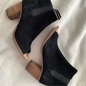 Toms Majorca black suede perforated peep toe booties, 9